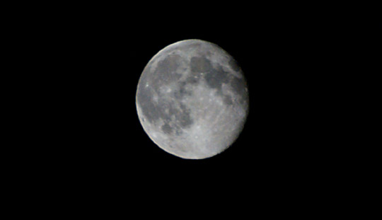 Luna d'Agosto sullo Stretto di Messina